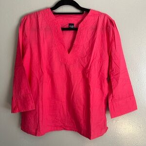 Gap | 100% cotton pink long sleeve top v-neck split hem and sleeve